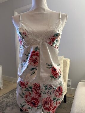 Floral Lace-Trim Satin Pajama Set - White with Red Floral